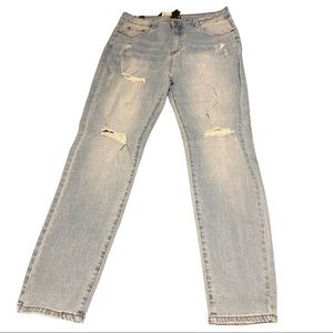 NWT FASHION NOVA DISTRESSED JEANS
